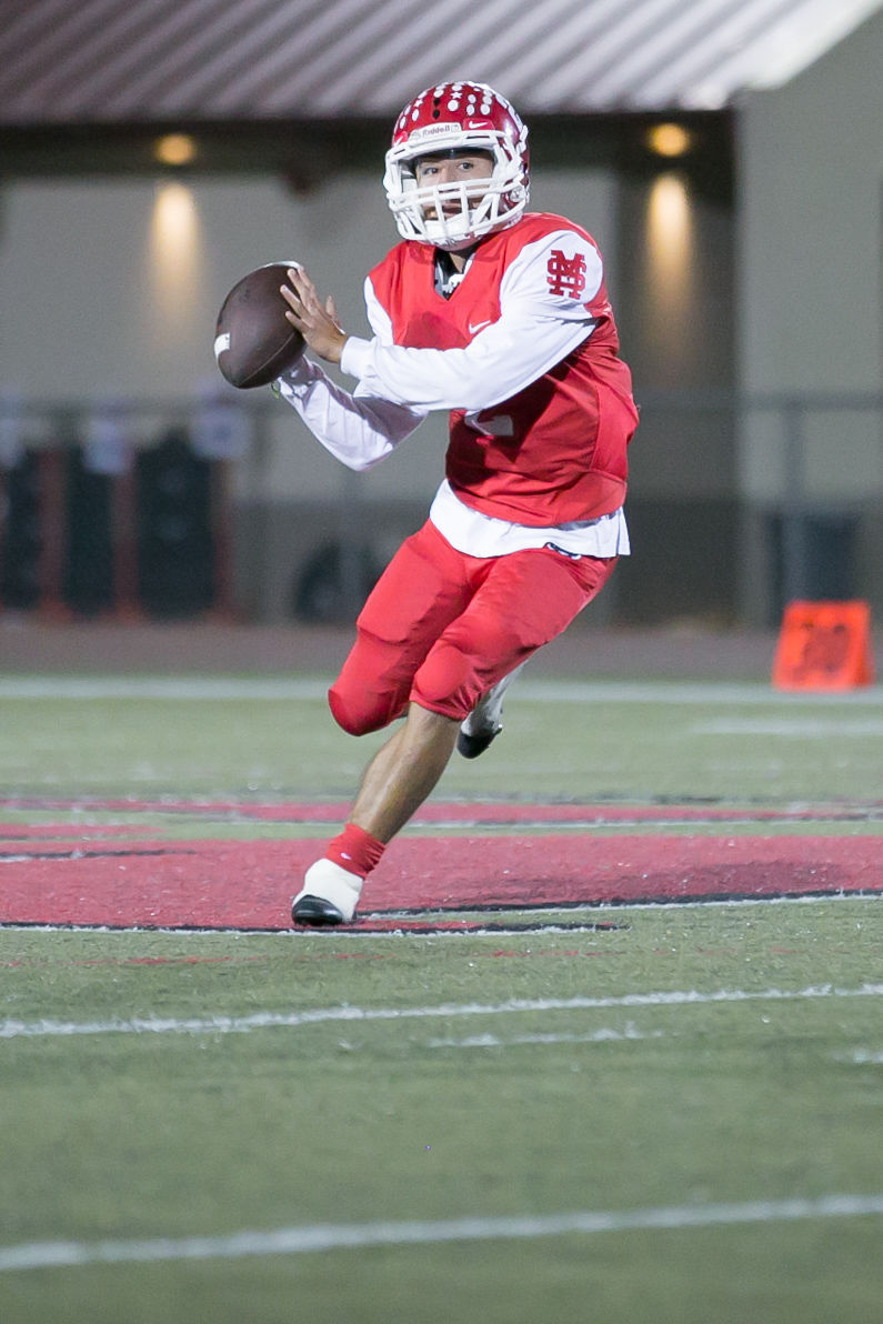 111017 Santa Maria Carpinteria Football 018.jpg